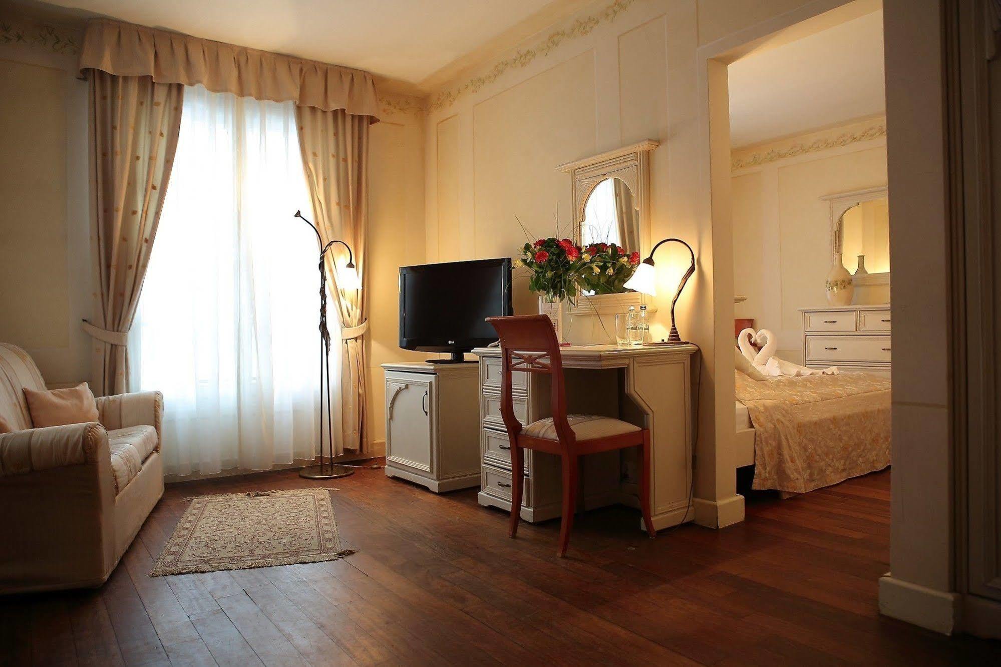 Villa Toscana Warszawa Luaran gambar